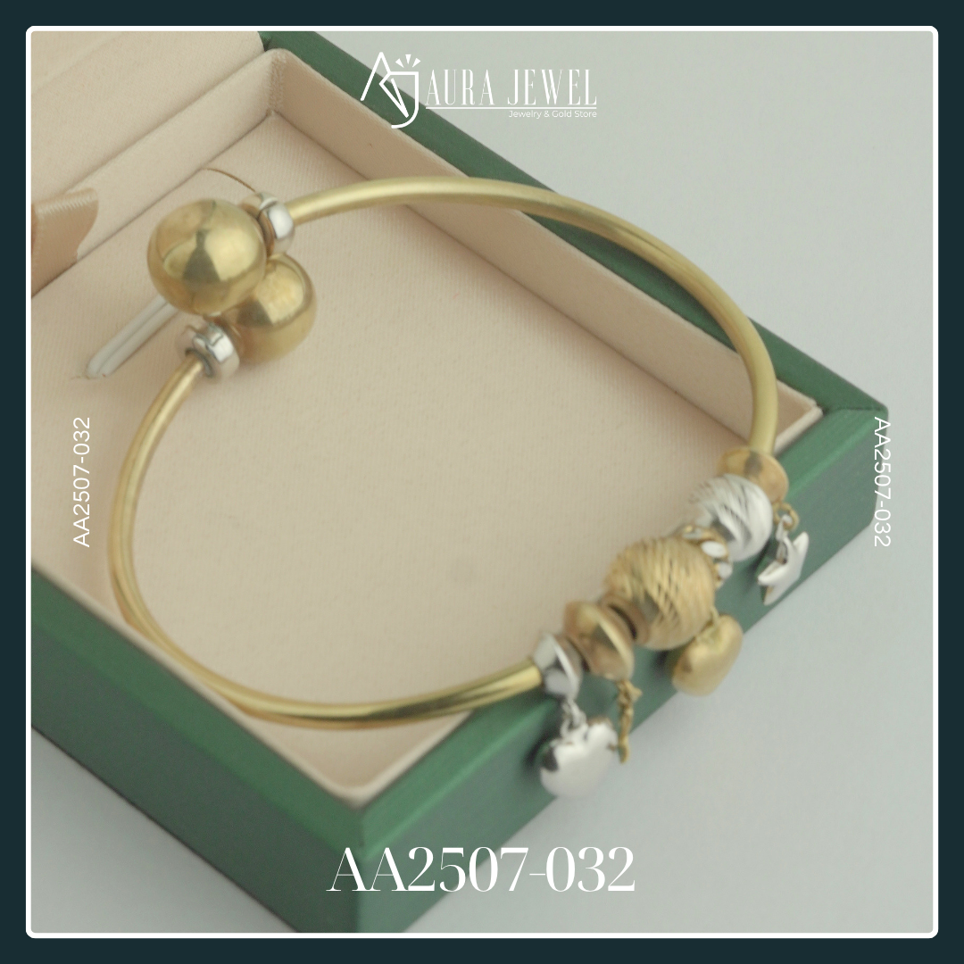 18K GOLD BANGLE - Image 4