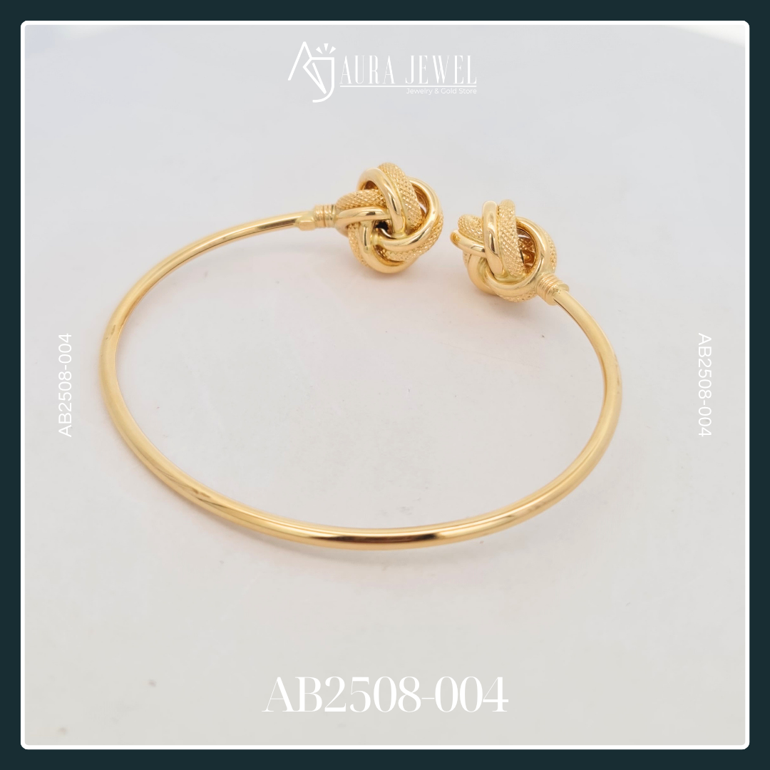 18K KNOT GOLD BANGLE - Image 2