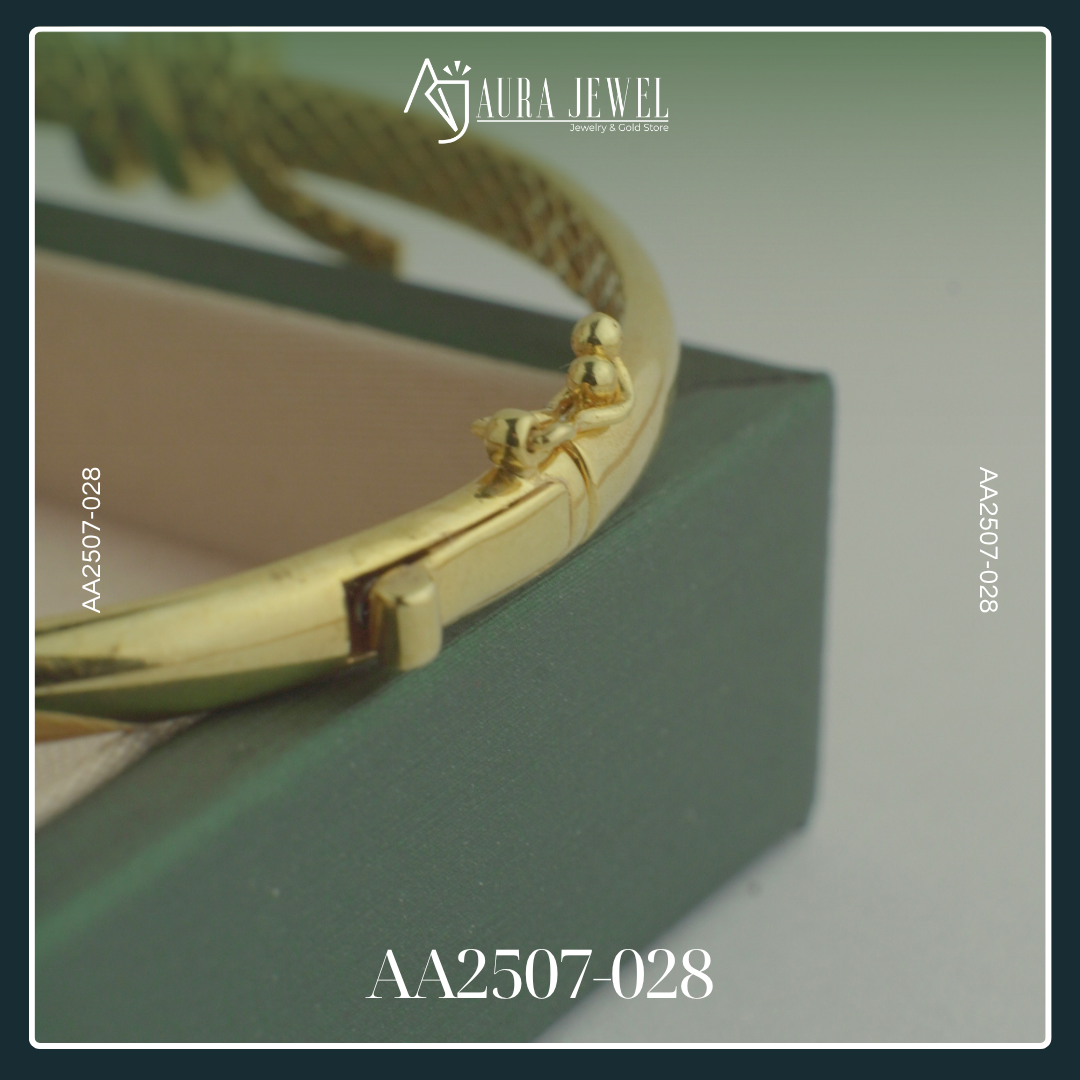 18K GOLD BANGLE - Image 3