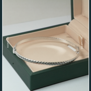 18K WHITE GOLD BANGLE