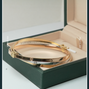 18K GOLD BANGLE