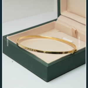 18K GOLD BANGLE