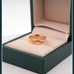 18K GOLD RING