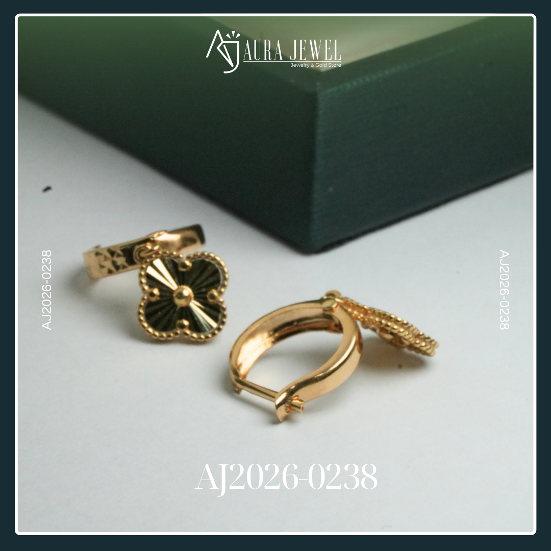 18K CLOVER GOLD EARRINGS - Image 2