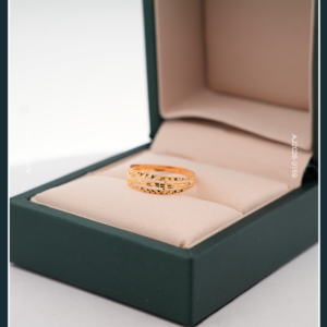 18K GOLD RING