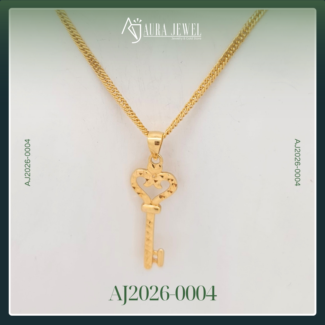 18K GOLD KEY CHAIN WITH PENDANT - Image 2