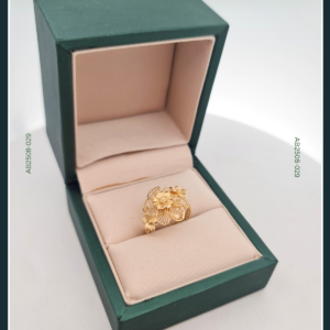 18 Karat Flower Gold Ring