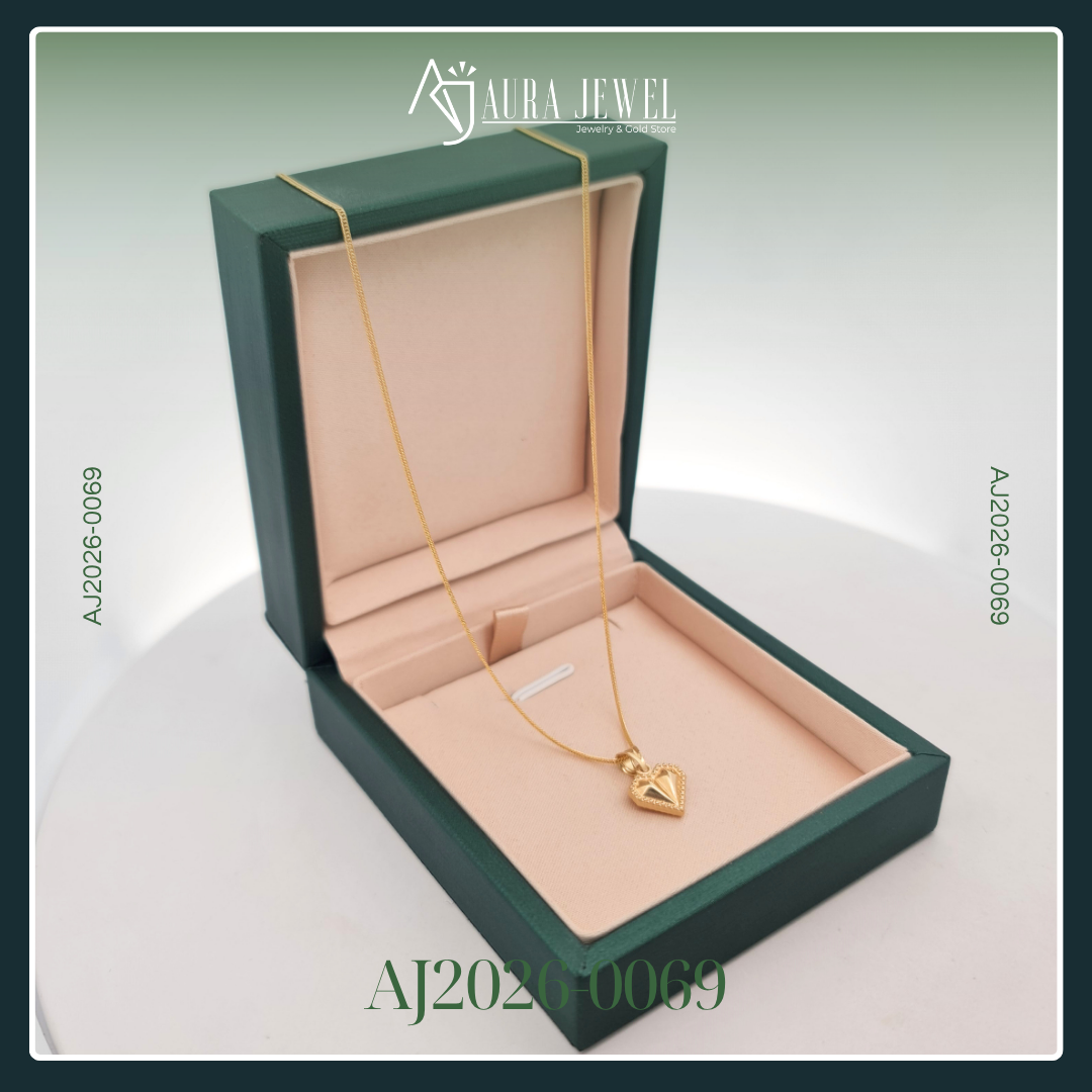 18 Karat Pawnable Heart Gold Chain with Pendant - Image 3